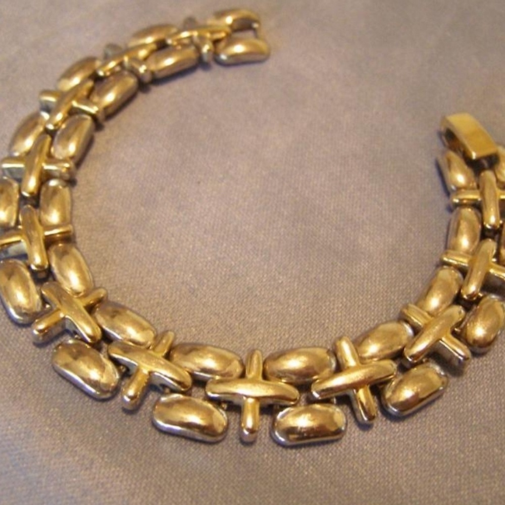 LCI vintage link bracelet. Liz Claiborne Gold/silver.